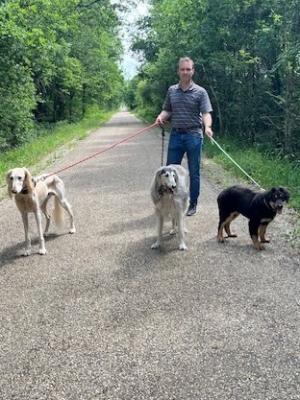 Avec les 2 salukis qui partagent ma vie